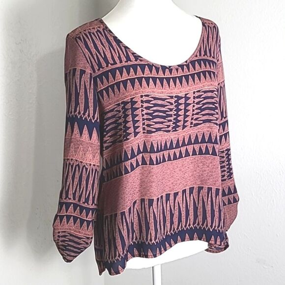 Charlotte Russe Pink & Navy Blue High-Low Top Open in Back, Size Small - Picture 2 of 10